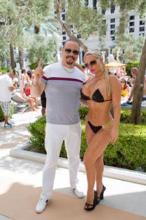 Coco Austin feet photo thumbnail
