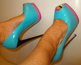 Coco Austin feet photo thumbnail