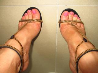 Coco Austin feet photo thumbnail