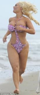Coco Austin feet photo thumbnail