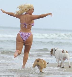 Coco Austin feet photo thumbnail