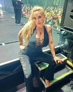 Coco Austin feet photo thumbnail