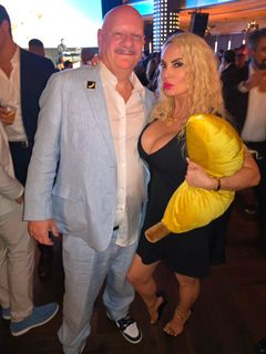 Coco Austin feet photo thumbnail