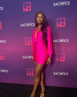 Coco Jones feet photo thumbnail