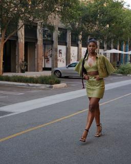 Coco Jones feet photo thumbnail