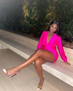 Coco Jones feet photo thumbnail