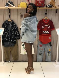 Coco Jones feet photo thumbnail