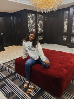 Coco Jones feet photo thumbnail