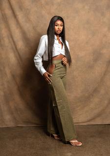 Coco Jones feet photo thumbnail