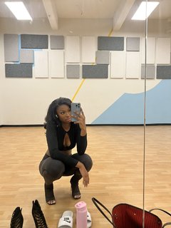 Coco Jones feet photo thumbnail