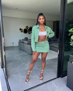 Coco Jones feet photo thumbnail