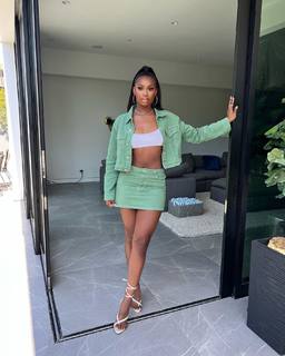 Coco Jones feet photo thumbnail