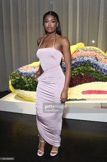 Coco Jones feet photo thumbnail