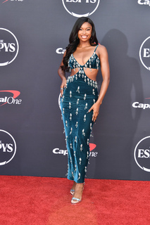 Coco Jones feet photo thumbnail