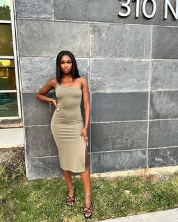 Coco Jones feet photo thumbnail