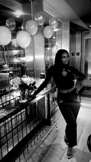 Coco Jones feet photo thumbnail