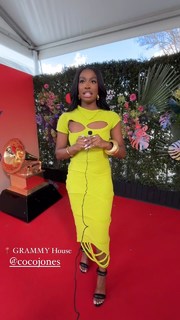 Coco Jones feet photo thumbnail