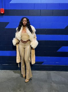 Coco Jones feet photo thumbnail