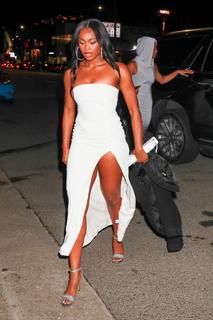 Coco Jones feet photo thumbnail