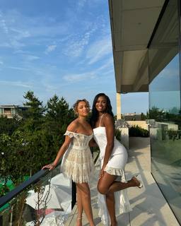 Coco Jones feet photo thumbnail