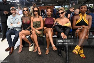 Coco Jones feet photo thumbnail