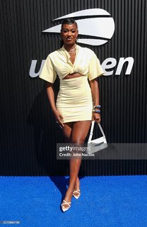 Coco Jones feet photo thumbnail