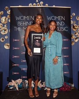 Coco Jones feet photo thumbnail