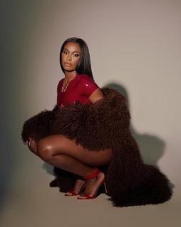 Coco Jones feet photo thumbnail