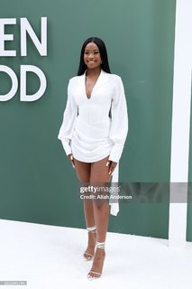 Coco Jones feet photo thumbnail