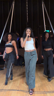 Coco Jones feet photo thumbnail