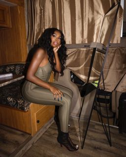 Coco Jones feet photo thumbnail