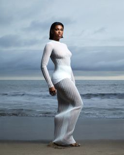 Coco Jones feet photo thumbnail