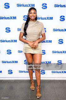 Coco Jones feet photo thumbnail