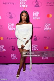 Coco Jones feet photo thumbnail