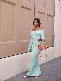 Coco Jones feet photo thumbnail