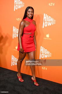 Coco Jones feet photo thumbnail