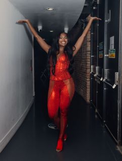 Coco Jones feet photo thumbnail