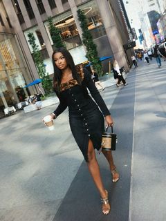 Coco Jones feet photo thumbnail