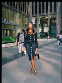 Coco Jones feet photo thumbnail