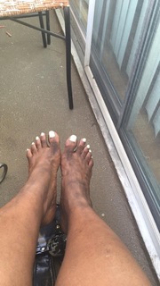 Cocoa Brown feet photo 4