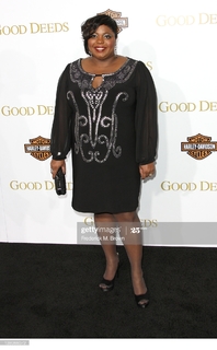 Cocoa Brown feet photo 3