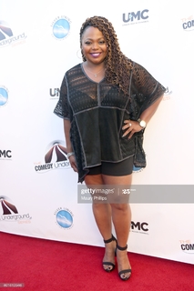 Cocoa Brown feet photo 2