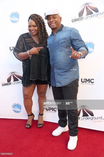 Cocoa Brown feet photo 1