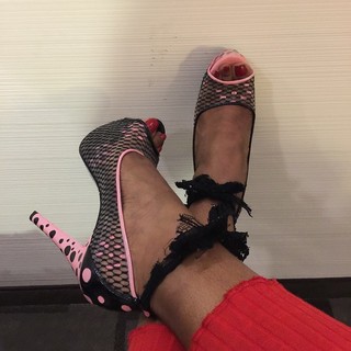Cocoa Brown feet photo 7