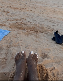 Cocoa Brown feet photo 5