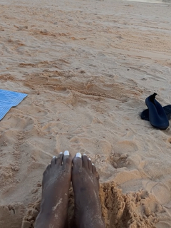 Cocoa Brown feet photo 4