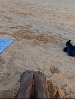Cocoa Brown feet photo 3