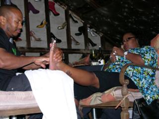 Cocoa Brown feet photo 3
