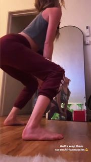 Cody Renee Cameron feet photo 1