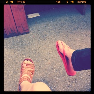 Coeur de pirate feet photo 9